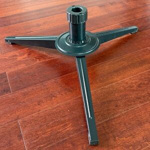 Green Metal Christmas Tree Stand